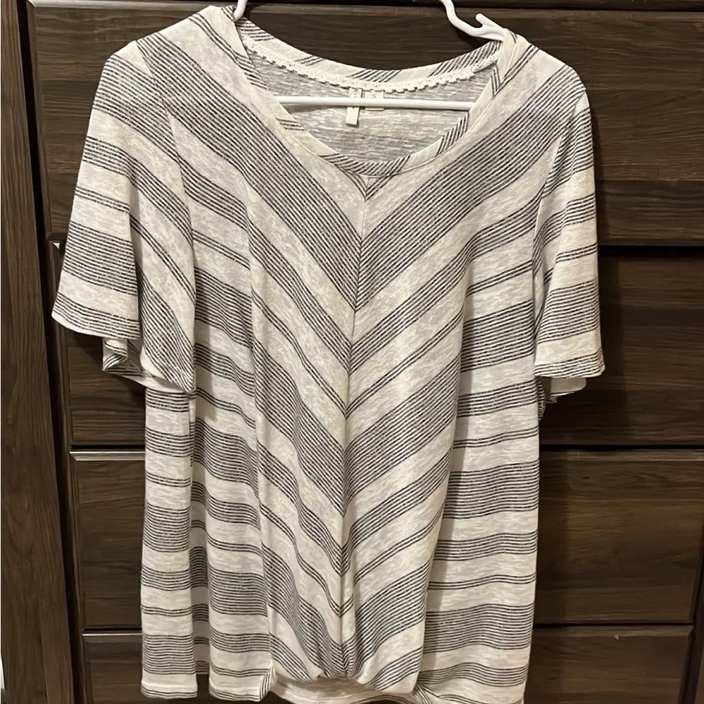 Small/medium shirt bundle - Picture 4 of 4